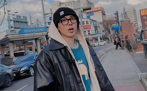 反骨男孩「搭飛機遇亂流」尖叫四起！酷炫急寫遺言：第一次離死亡這麼近