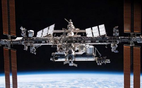 罕見合作 美俄太空人搭乘太空船飛向國際太空站