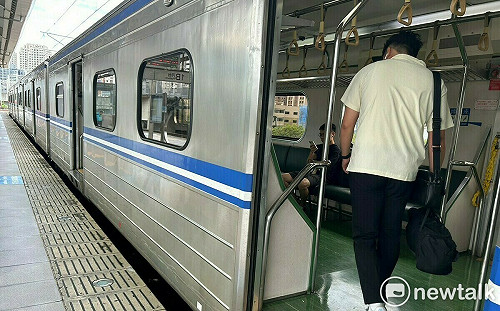 區間車傳有網紅露紅內褲跳舞！台鐵怒報警回應了 