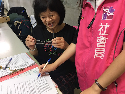 年滿65免費配眼鏡、輪椅?  社群媒體訊息不確實民眾白跑