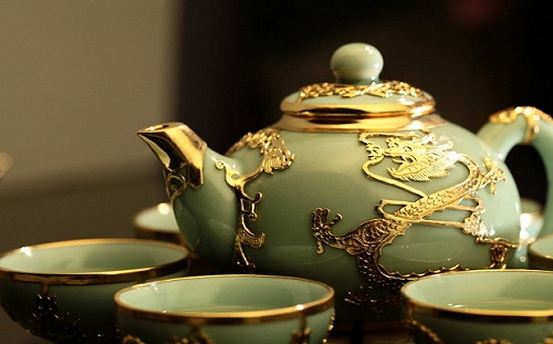 小心中國的「禮物」!  茶壺新風暴 被安裝竊聽裝置 英外交官意外打碎才發現... 