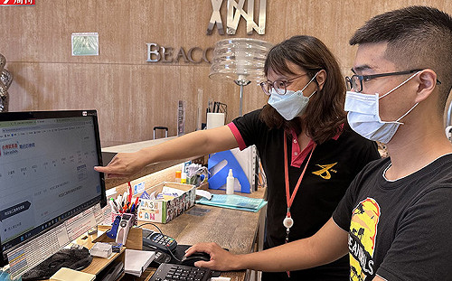 沈方正吃鼎泰豐候位半小時 人手不夠「10間包廂只開6間」...年輕人都去哪了？服務業缺工真相解密