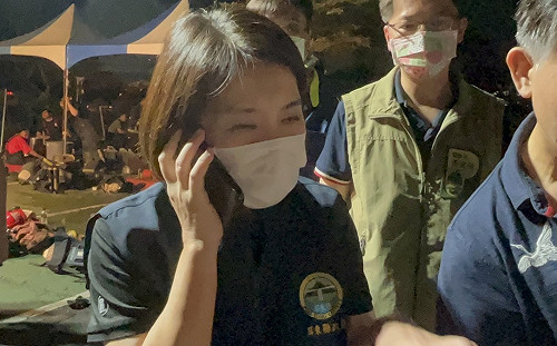 屏東加工區火警 一消防員OHCA、3消防員及7員工失聯