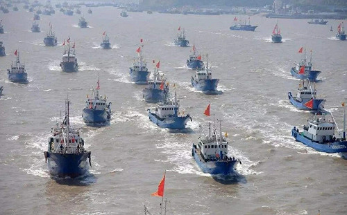 4個打50個! 菲國發「福利」鼓勵漁船前往黃岩島 4中海警船驅趕 設浮標阻擋 