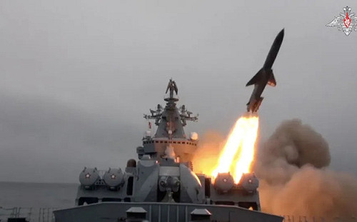 蘇聯解體後首次! 對北約示威 俄長須鯨軍演 海陸空導彈同步試射