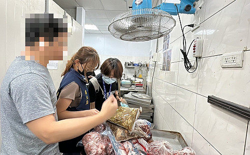 高雄某燒肉店涉違反食安法 衛生局責令限期改善