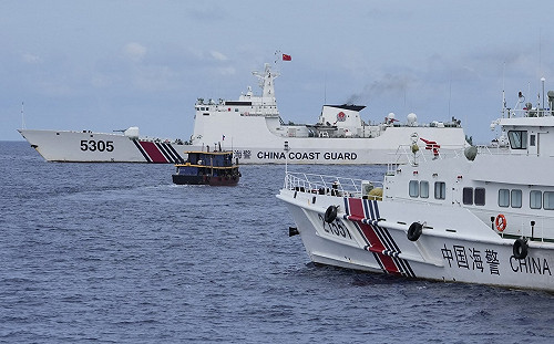 中國海警逼近不到一米！仁愛礁補給遭干擾 菲譴責中違反國際法