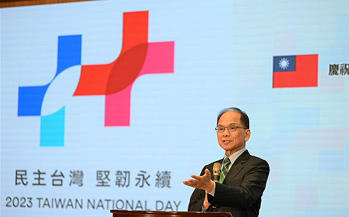 今年國慶領唱國歌聲勢浩大 包括職棒選手、合唱團並連線海軍玉山軍艦