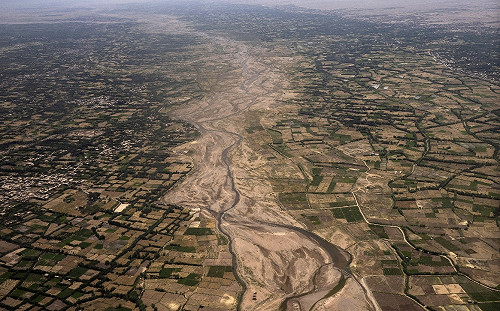 阿富汗西部規模6.3淺層強震 至少120人罹難逾千人傷