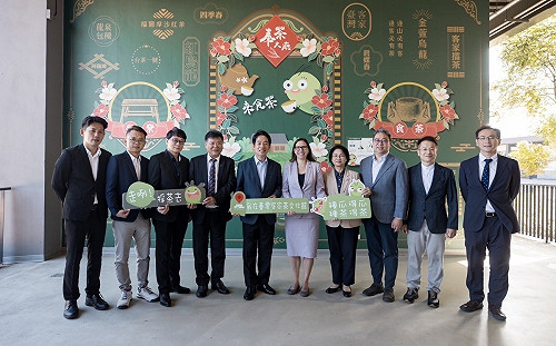 AIT主席羅森柏格訪台沒見郭台銘  她這樣回應