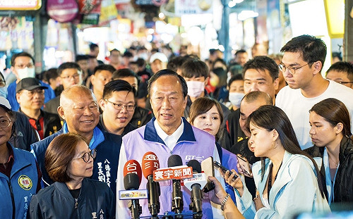 郭台銘曝「藍白合有趣現象」：柯文哲說感受到國民黨沒有必勝決心