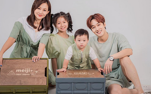 1歲萌弟打針爆哭！那對夫妻「2招」轉移注意力