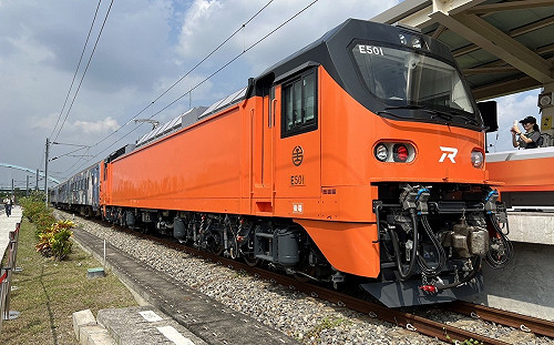 新火車E500型正式亮相！台鐵5款主力車種一字排開超吸睛