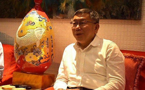 要支持者不要擔心「藍白拖」   柯文哲：投票當天民調高就好了