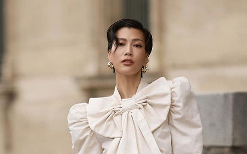 莫莉萬聖節神還原「壞巫婆」！化妝6小時 網驚：根本電影等級