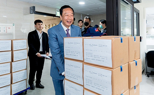 宜蘭郭台銘連署書「每份 400 元」涉賄 ! 主嫌 15 萬交保