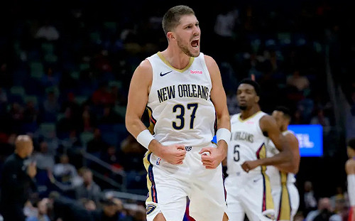 (影)鵜鶘「外送哥」NBA首先發　轟20分生涯新高