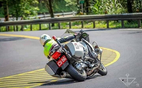 大炎上！彎道壓車開罰 引發強烈不滿 網友瘋狂開嗆