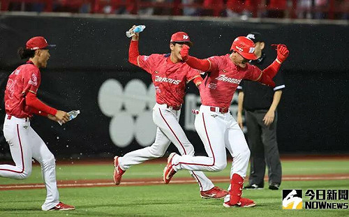 劉基鴻雙響史上第一人　繞壘頭皮發麻：很爽