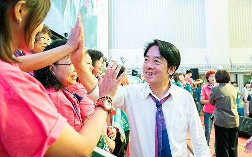 出席新竹市信賴姐妹會成立 賴清德：讓粉紅女力成為推動「桃竹苗大矽谷」的動力