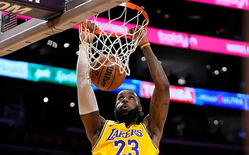 詹皇不滿裁判報告  聲稱站上罰球線次數過少