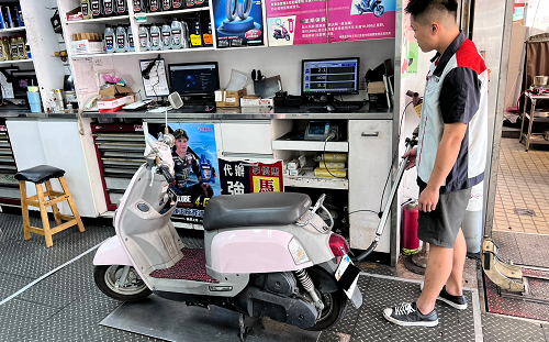 機車族注意！環境部擬設第三方機制  落實排氣認證 