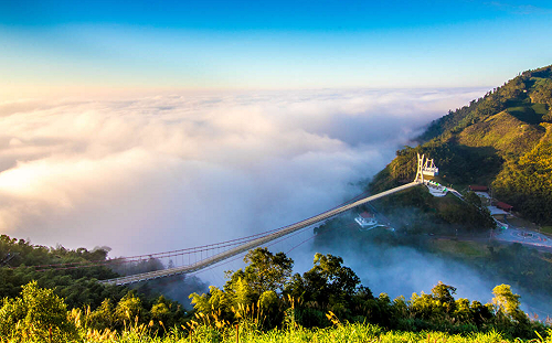 造訪山城仙境！嘉義梅山「太平雲梯」冬季雲霧大景必追