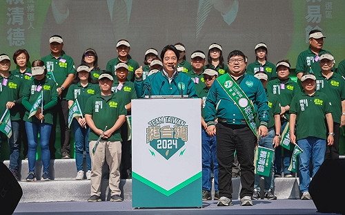 藍白權力分贓 賴清德指「與其相信藍白合，不如堅定相信賴清德」