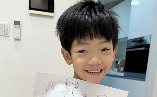 5歲蔡桃貴超會畫！神還原經典卡通   網看傻：請收下我的膝蓋