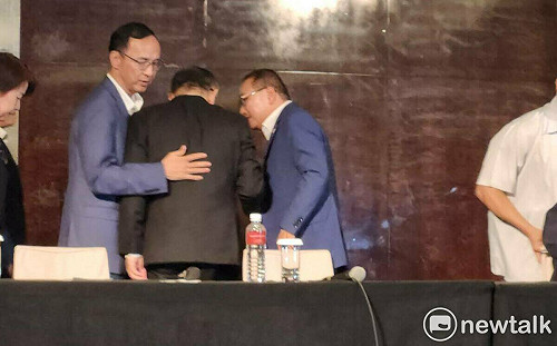 特稿》鬼打鬼！郭柯設鴻門宴羞辱藍營 朱侯選擇戰到底