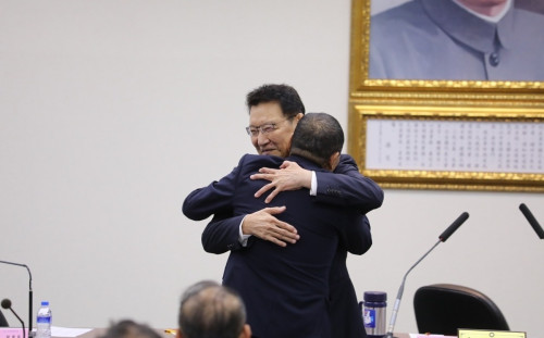 誰是阿斗？趙少康自比「趙子龍」堅稱非侯友宜保母 三國志認證「抱弱子」