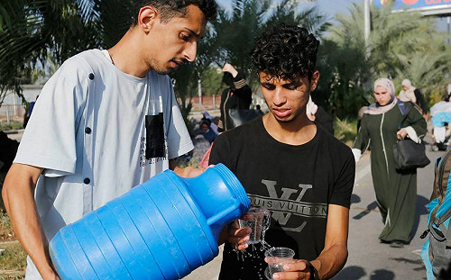 以哈停戰Day1 聯合國137輛人道援助卡車順利進入加薩