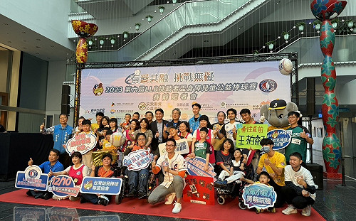 中市府打造有愛美樂地 身障兒童棒球賽登上洲際棒球場