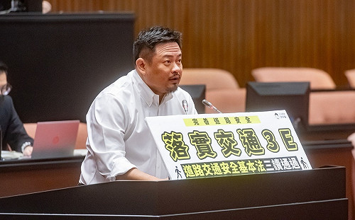 道交安全基本法三讀通過 洪申翰：邁向「零死亡願景」 