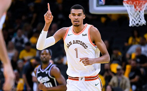 Wembanyama臀部緊繃　下一場比賽可能輪休