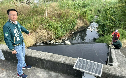 旱溪臭味黃健豪跟進會勘 莊競程：要割稻尾請做功課 