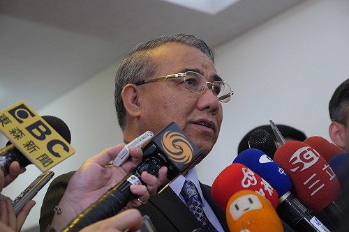 簡東明違反選罷法被判刑　藍黨團：少了一位大將