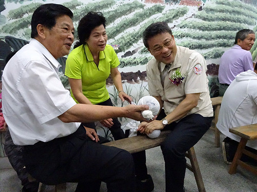 一根木棍、一條長巾  重現茶薰六覺體驗