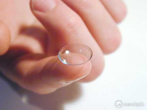 隱眼日拋當週拋恐瞎！ 高含水要看人戴