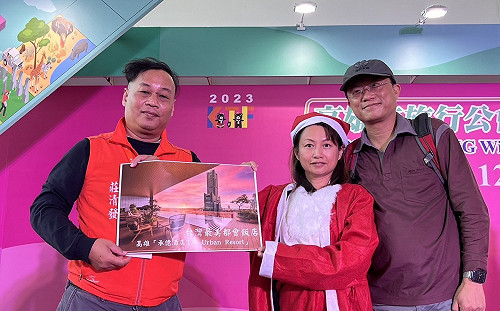 魷魚遊戲真人挑戰賽登場！ 高雄旅展耶誕老人闖關奪大獎