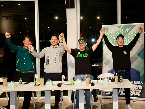 李柏毅「國四論壇」聊時事 韓國瑜成全場箭靶