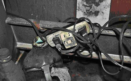 延長線插滿超恐怖！台電示警：恐導致短路走火