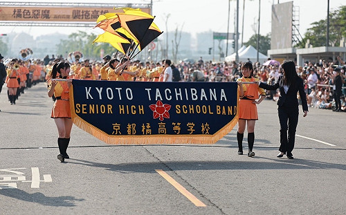 橘色旋風襲捲高雄全場安可聲不斷    高雄五校同場演出