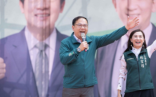 黃國昌頻開記者會咆哮　王義川再邀辯論：12小時、12天、12題目任選