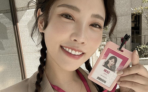 咪妃變身「最美外送員」！網看暈：現在就下單