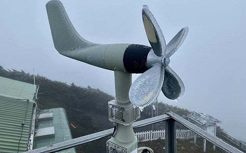 小飛機風標結冰！ 鄭明典：研判清晨玉山有凍雨現象