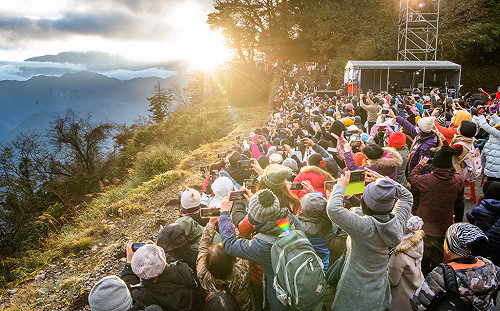 看阿里山2025第一道曙光！祝山觀日列車12/18開放個人網路訂票