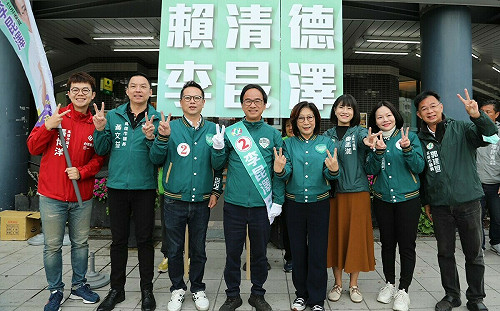 高議長康裕成率選區議員首度大合體 路口力挺第一名立委李昆澤