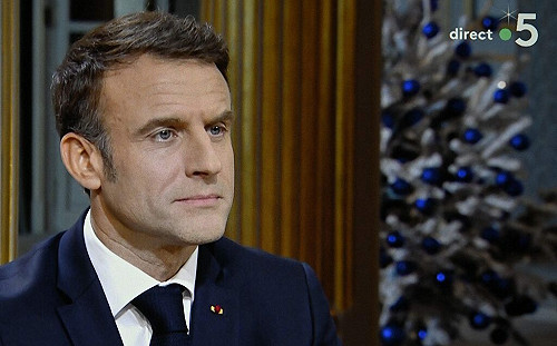 陷執政危機 ? 法國新移民法案引社會不滿 馬克宏辯 : 對抗非法移民的「盾牌」