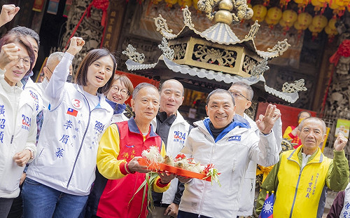 蕭美琴批藍營把雞蛋放中國破洞籃子 侯友宜酸：民進黨不但放更多蛋還把籃子敲破